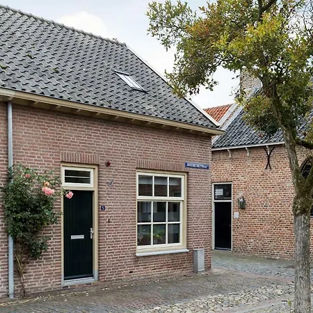 Huisje In Buren *