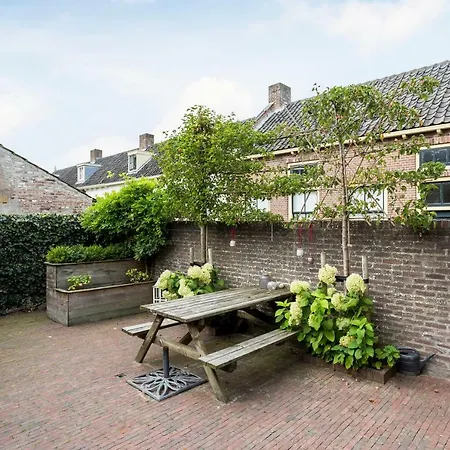 Huisje In Buren Vakantiehuis